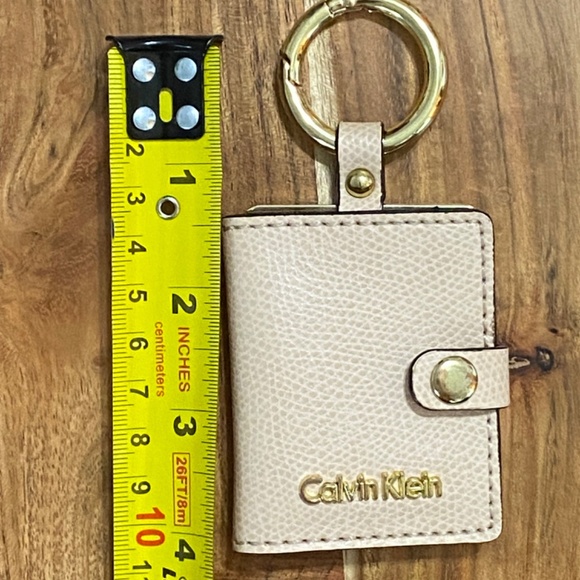 Calvin Klein mini keychain accessory - Picture 6 of 12